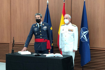 El teniente general Francisco Javier Sanchez, junto al Jemad, almirante general Teodoro López Calderón. Foto. Emad