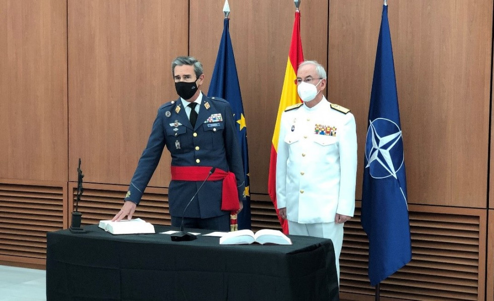 El teniente general Francisco Javier Sanchez, junto al Jemad, almirante general Teodoro López Calderón. Foto. Emad