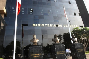 Parte de la fachada del Ministerio de Defensa en la ciudad de Lima. Foto Ministerio de Defensa del Perú