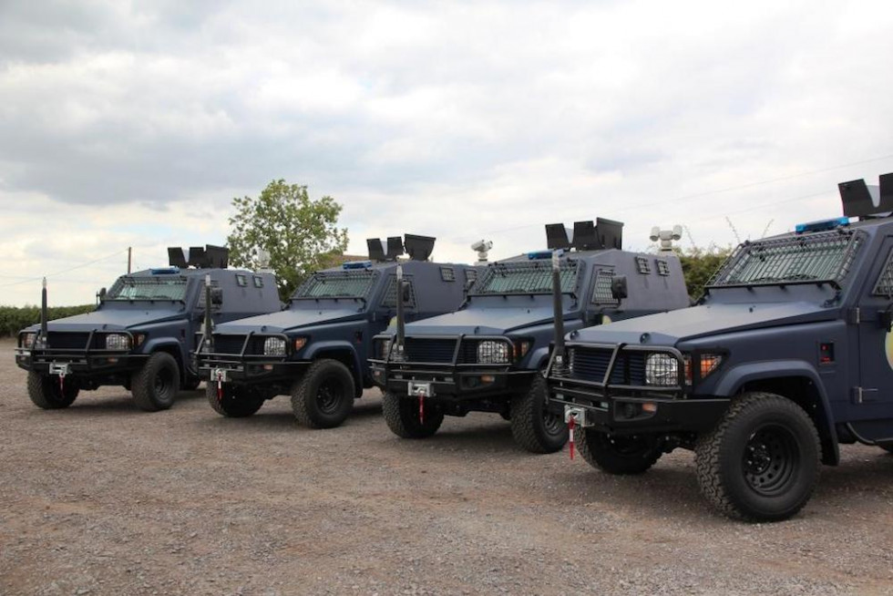 El Salvador busca adquirir una decena de vehículos tácticos blindados